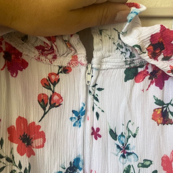 Mi Ami Floral Dress - Picture 9 of 10